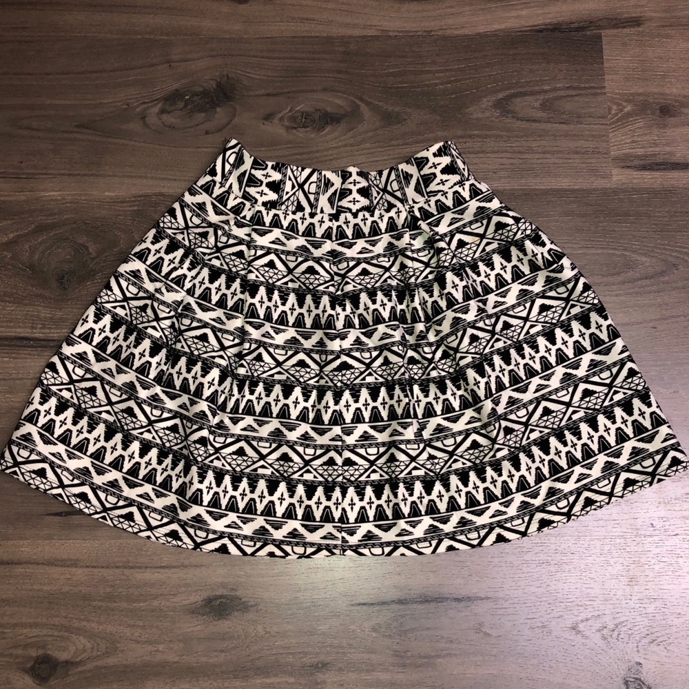 TRIBAL PRINT BLACK & WHITE SKIRT
